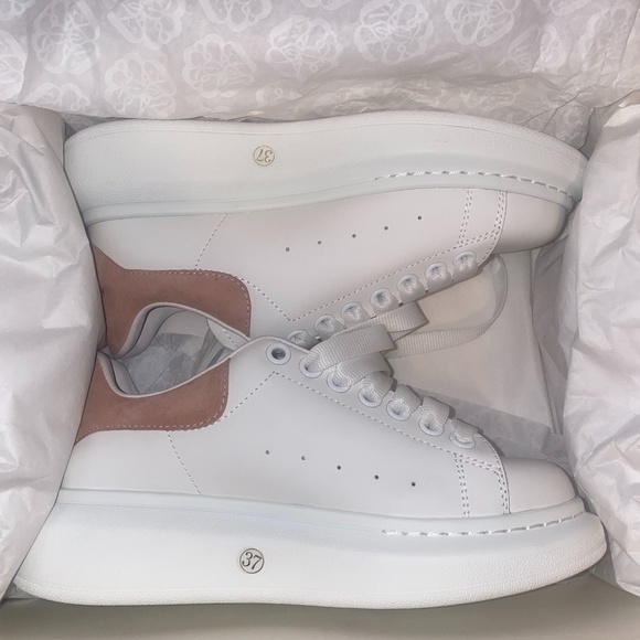 Alexander McQueen Shoes - Alexander McQueen Wmns Oversized Sneaker